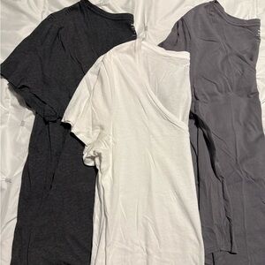 Old Navy Women's Short Sleeve Tees - Dark Heather Gray, White, Gray